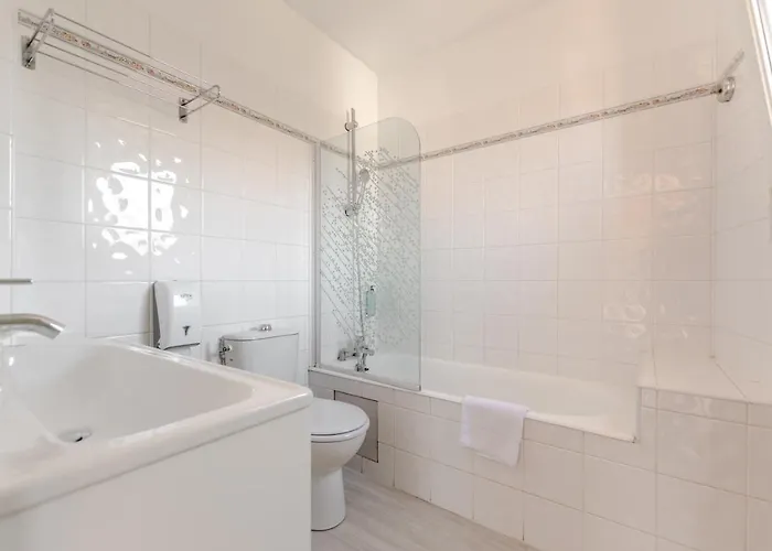 プロヴァンサル 3* Saint-Raphaël