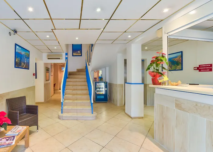 Provencal Saint-Raphaël