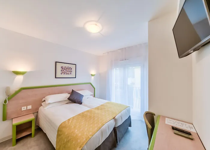 Provencal Saint-Raphaël