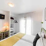 普罗文卡尔酒店 3* Saint-Raphaël