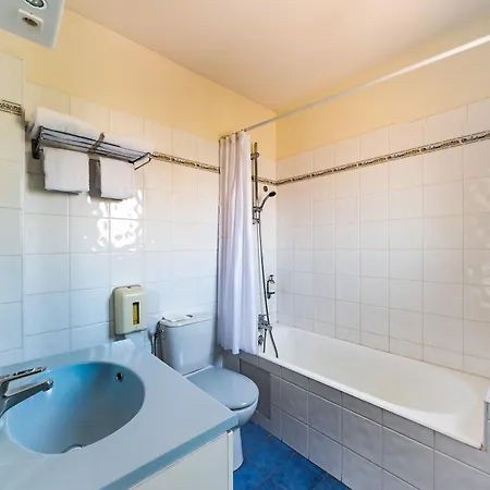 Provencal Hotel Saint-Raphael (Var)