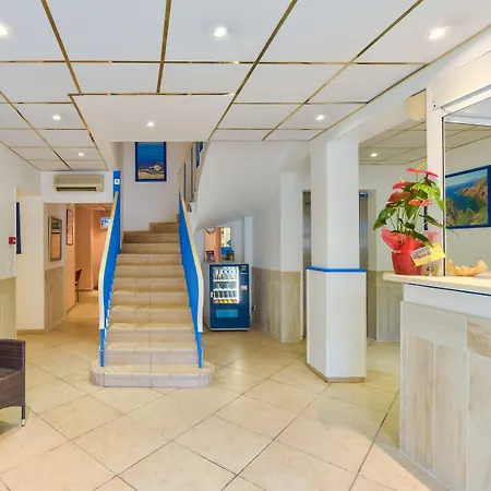 Provencal Saint-Raphaël