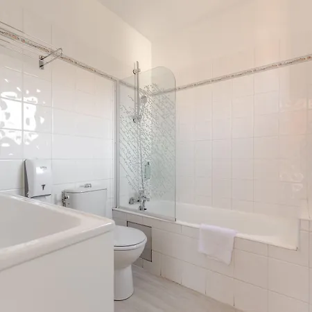 מלון Provencal 3*