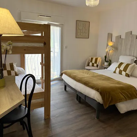 Provencal Hotel Saint-Raphael (Var)