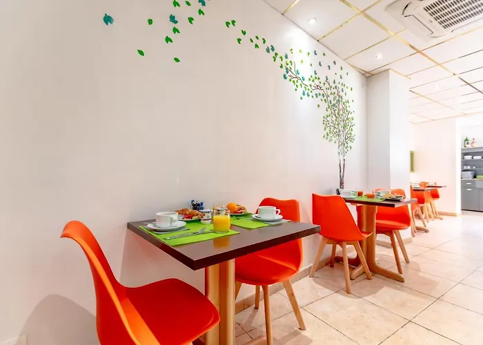 Provencal Hotel Saint-Raphael (Var)