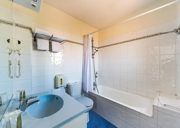 Provencal Hotel Saint-Raphael (Var)