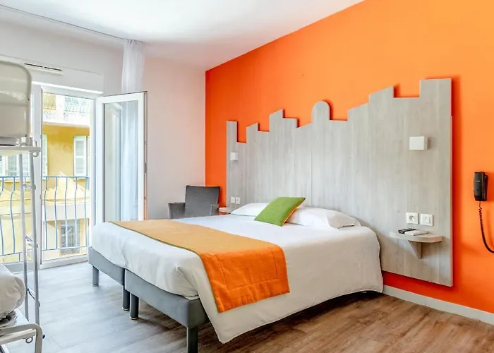 Provencal Hotel Saint-Raphael (Var)