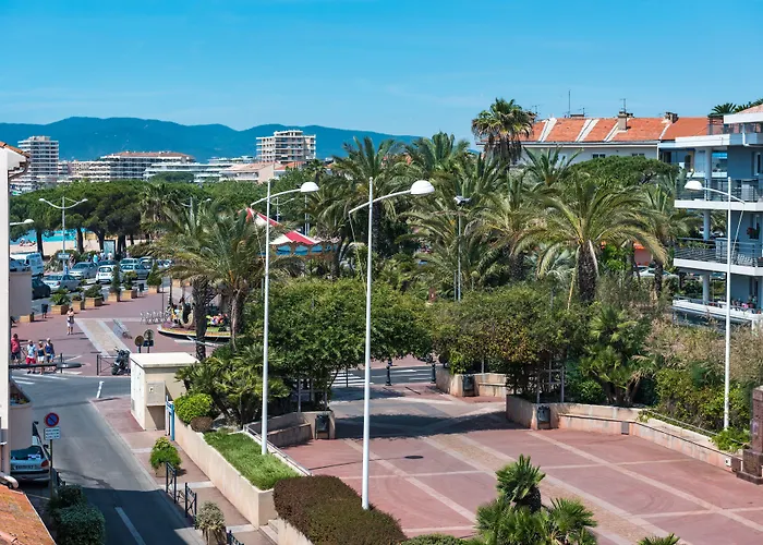 Provencal Hotel Saint-Raphael (Var)